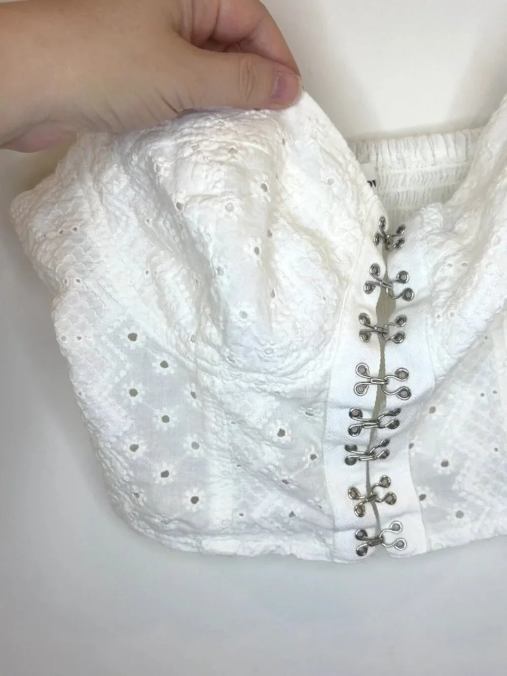 Superdown Romona Crop Top Sz M White Eyelet Lace Coquette Cottage Core Boho - Picture 6 of 11